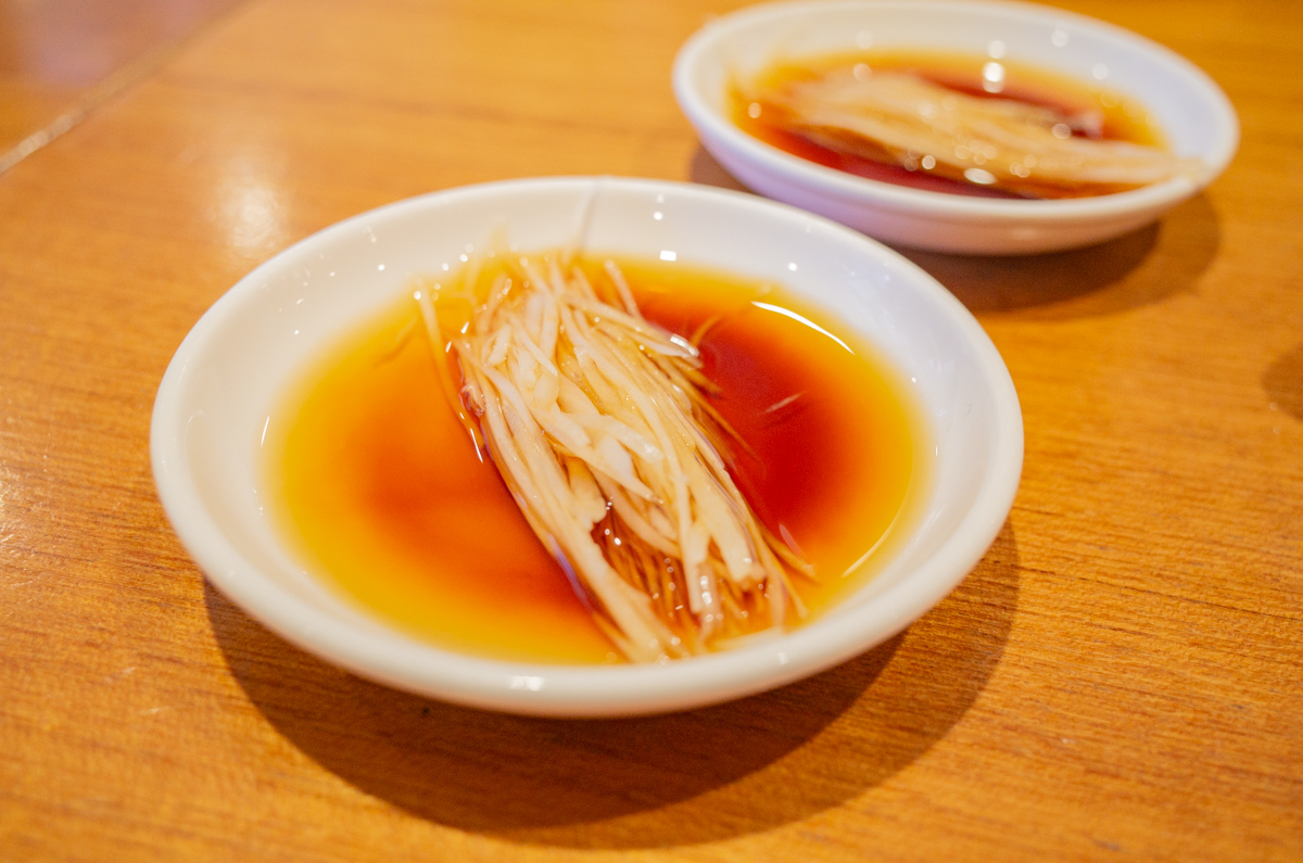 1:3(酱油:醋)姜丝