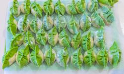 Featured image of post 寻找小时候年的味道 - 炸翻角（也叫排叉，麻叶），做萝卜糕